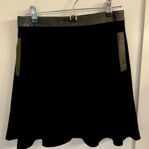 Alice + Olivia Black Flippy skirt with leather trim
